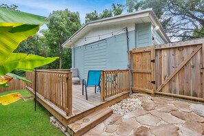 Property grounds - The Hill House, Family Friendly, Close to Everything! (Pensacola)