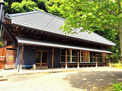 Old Man Building a renovated 150yearold traditi / Futtsu Chiba