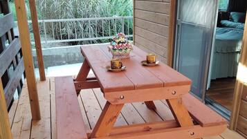 屋外ダイニングエリア