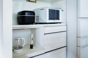 Réfrigérateur, micro-ondes