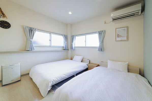 3 chambres, bureau, Wi-Fi gratuit, draps fournis