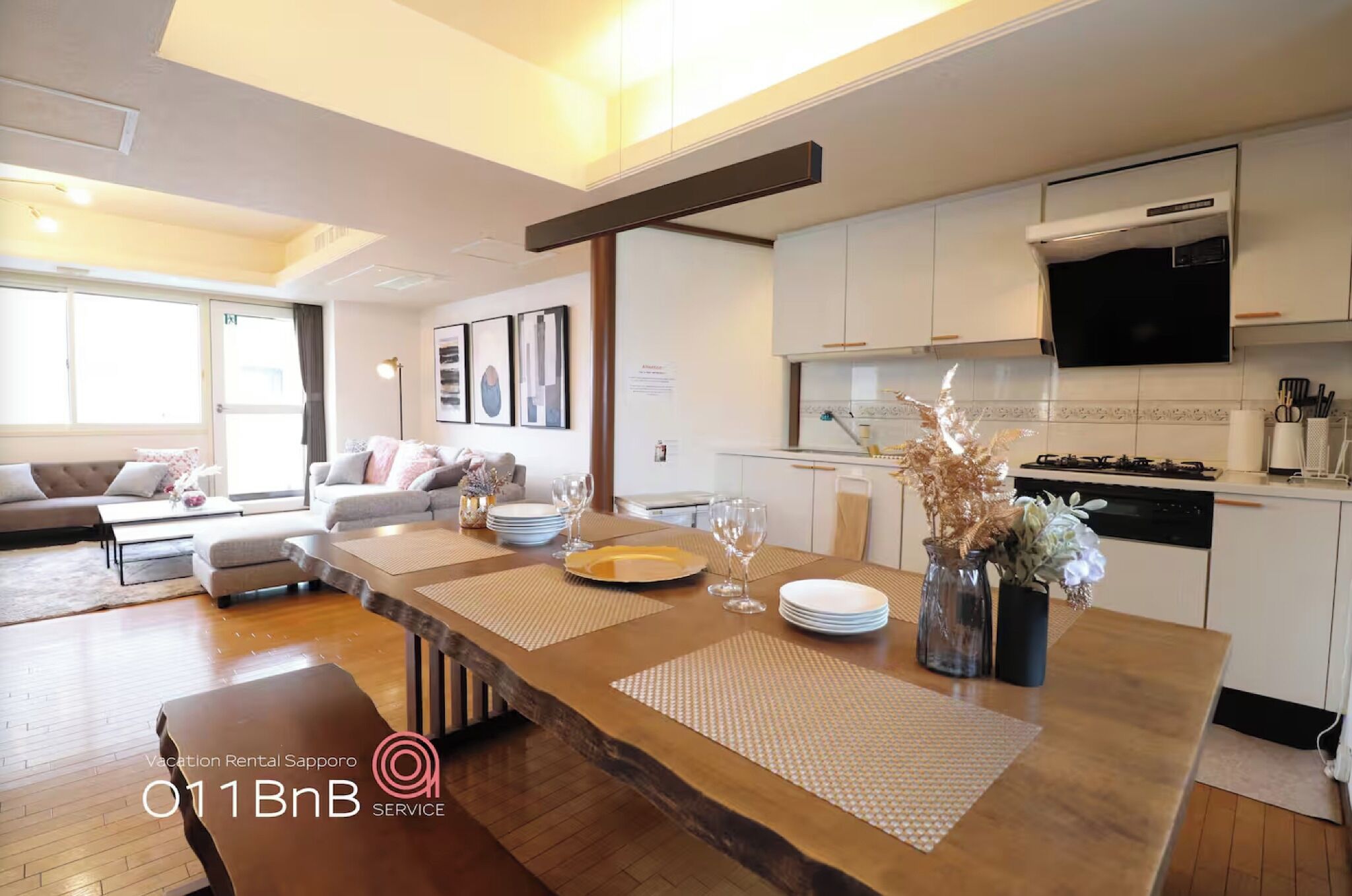 Réfrigérateur, micro-ondes, plaque de cuisson