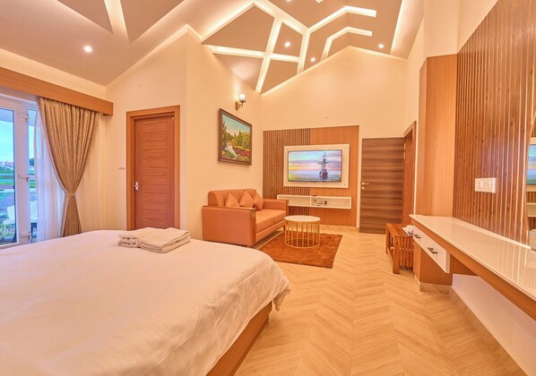 Superior Suite, Balcony | Meja, ruang kerja komputer riba, Wi-fi percuma 