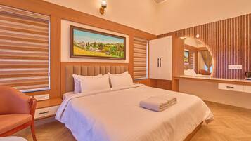 Suite superior, balcón | Escritorio, espacio para trabajar con laptop y wifi gratis