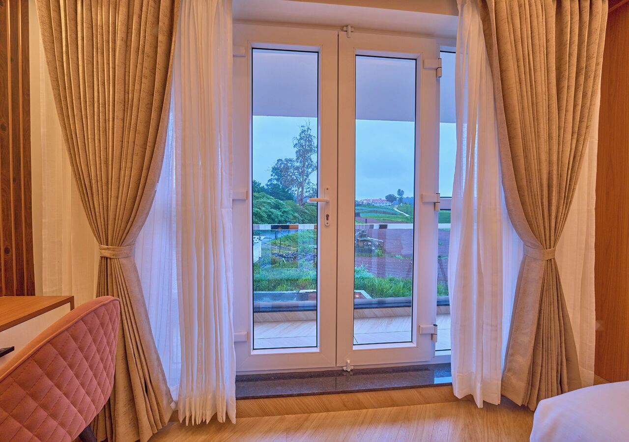 Deluxe Balcony Room | Terrace/patio