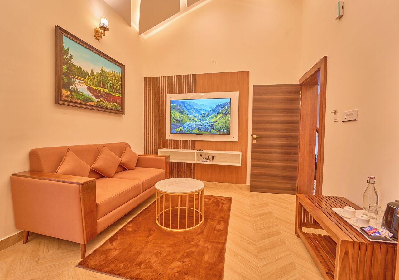 Luxury Suite Balcony Room | Living area