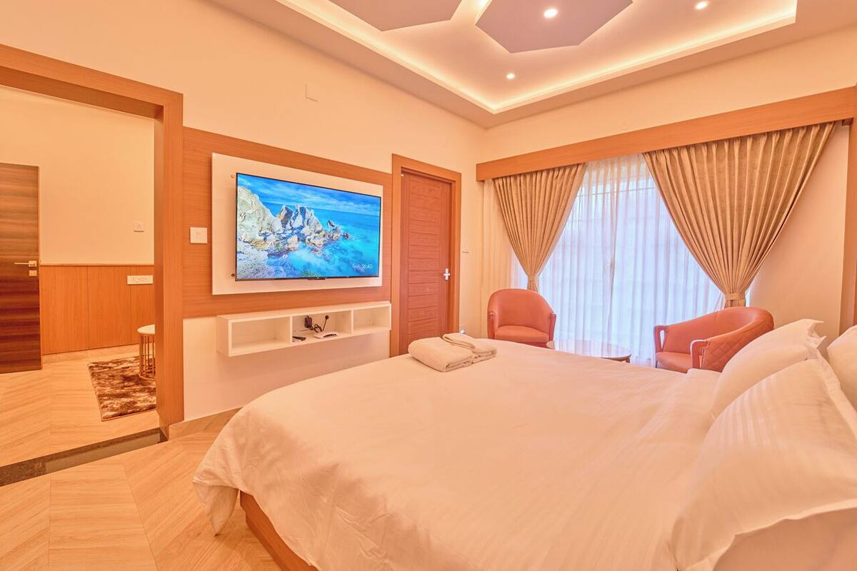 Deluxe Suite | Desk, laptop workspace, free WiFi