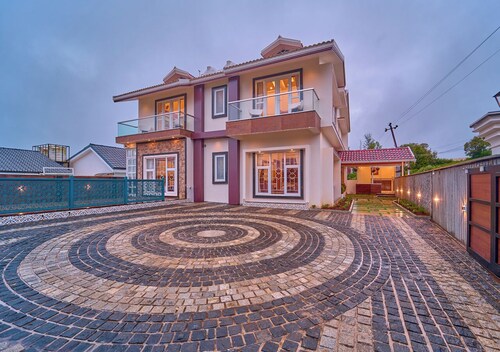 Villa Terra Verde by VOYE HOMES