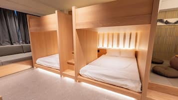 1 bedroom, desk, free WiFi, bed sheets