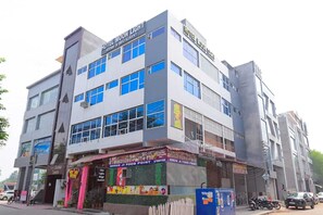 Exterior - Hotel Moon Light Kanpur (Lucknow)