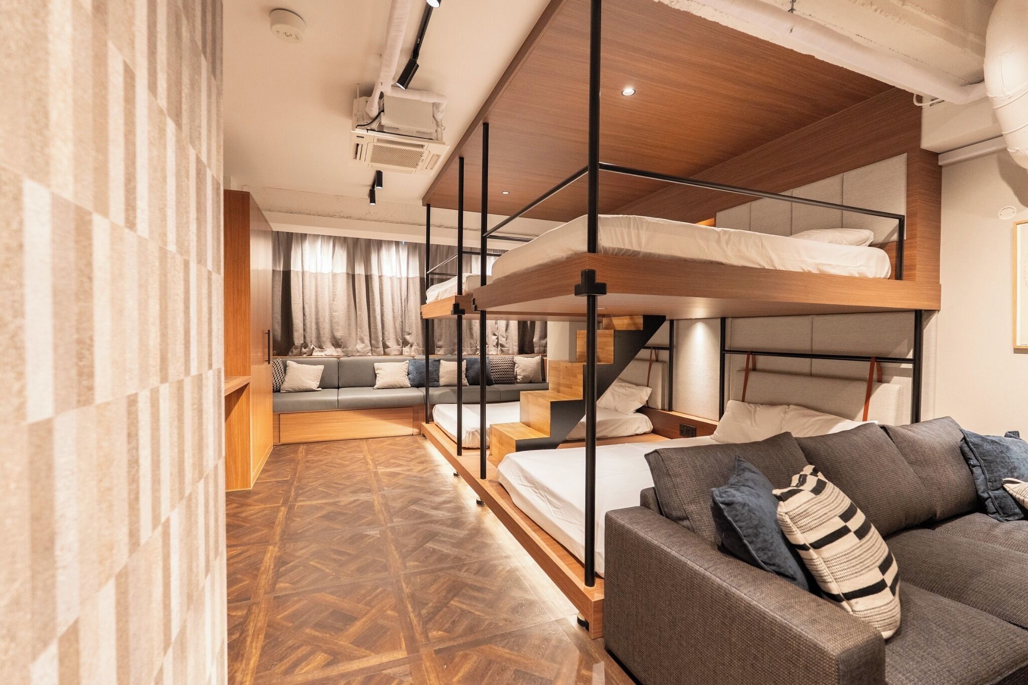 1 bedroom, desk, free WiFi, bed sheets