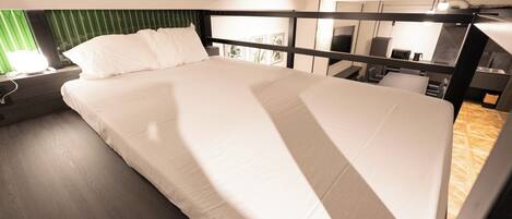 1 bedroom, desk, free WiFi, bed sheets