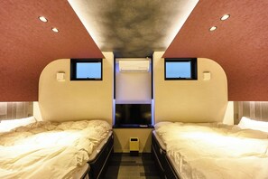 2 多间卧室、办公桌、免费 WiFi、床单