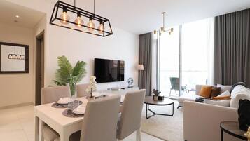 Apartamento de lujo, balcón, vistas a la laguna | Sala de estar