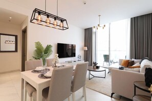 Apartamento de lujo, balcón, vistas a la laguna | Sala de estar