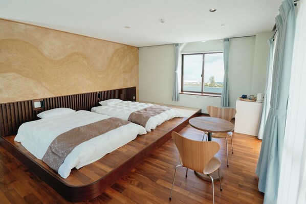 1 bedroom, desk, free WiFi, bed sheets - Ningin Space Starbucks | 9minute walk from Miyako / Miyakojima Okinawa (Miyakojima)