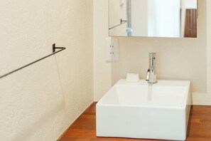 Hårføner og håndklær