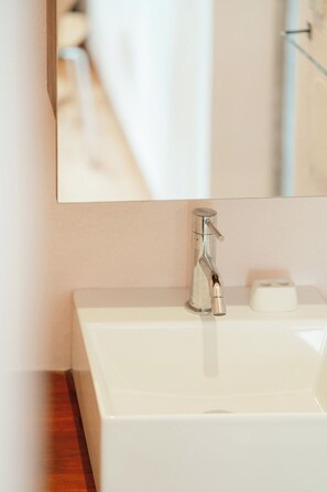 Hårføner og håndklær