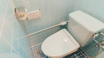 Hårføner og håndklær