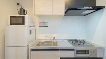 冰箱、微波炉、炉灶、厨具/餐具