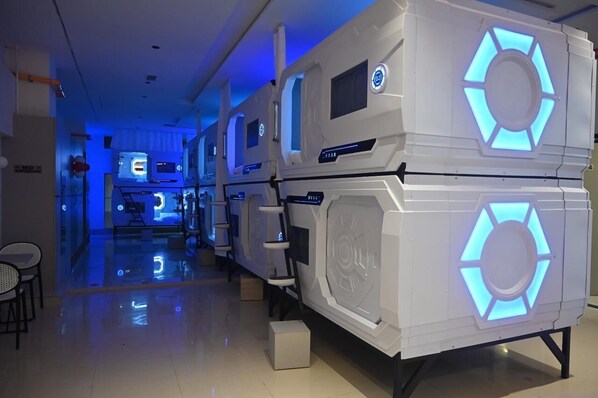 Single Room | Desk - Nano Pod Hotel (Surat)