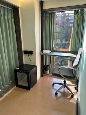 Deluxe Room | Living area