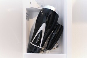 吹风机、毛巾