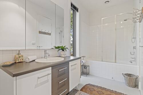 Apartment | Bathroom