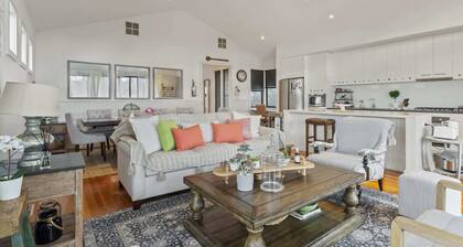 Lakeside 3-bed Family Home With Amazing Views