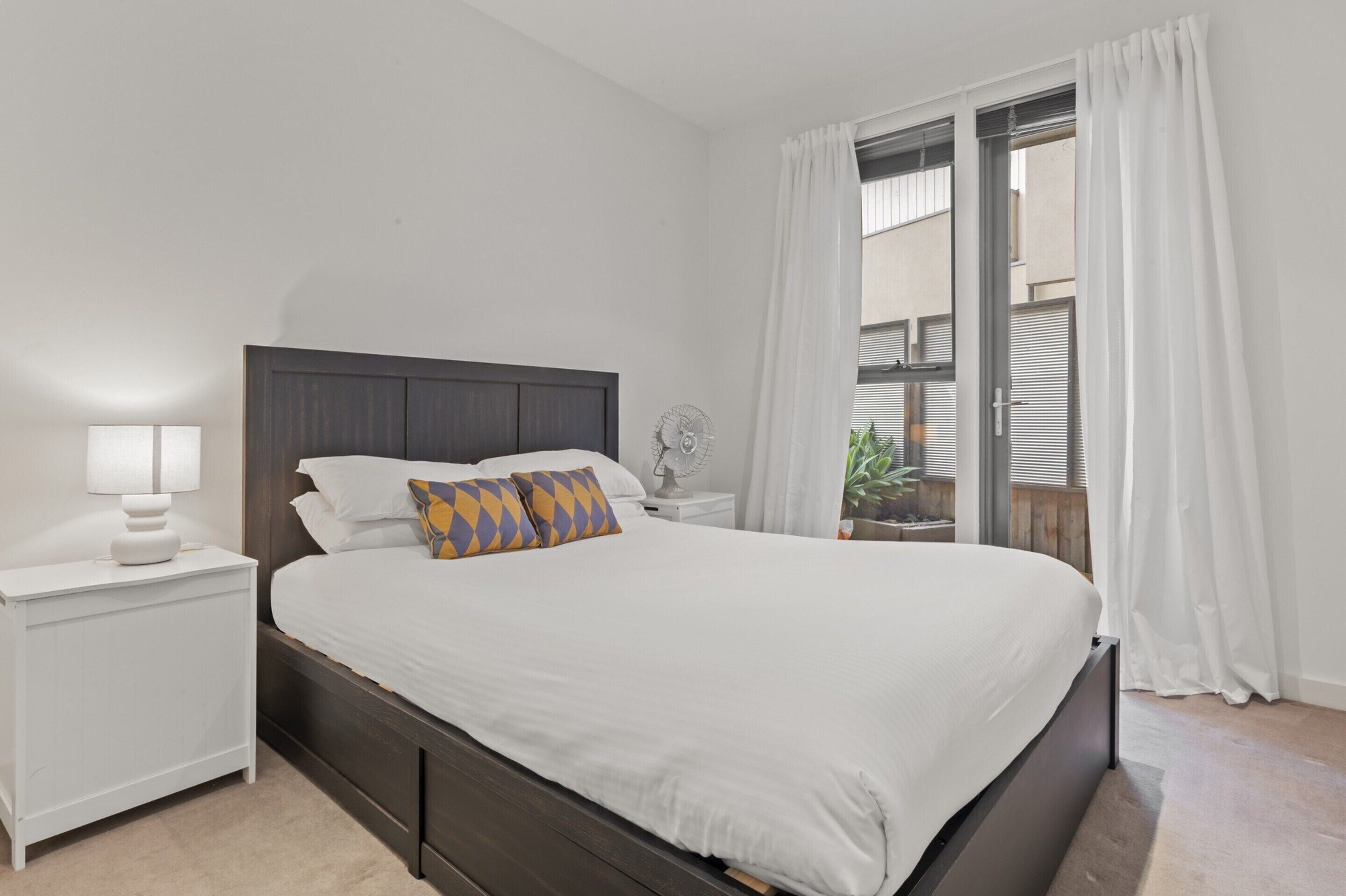 Apartment | 3 bedrooms, laptop workspace, iron/ironing board, bed sheets