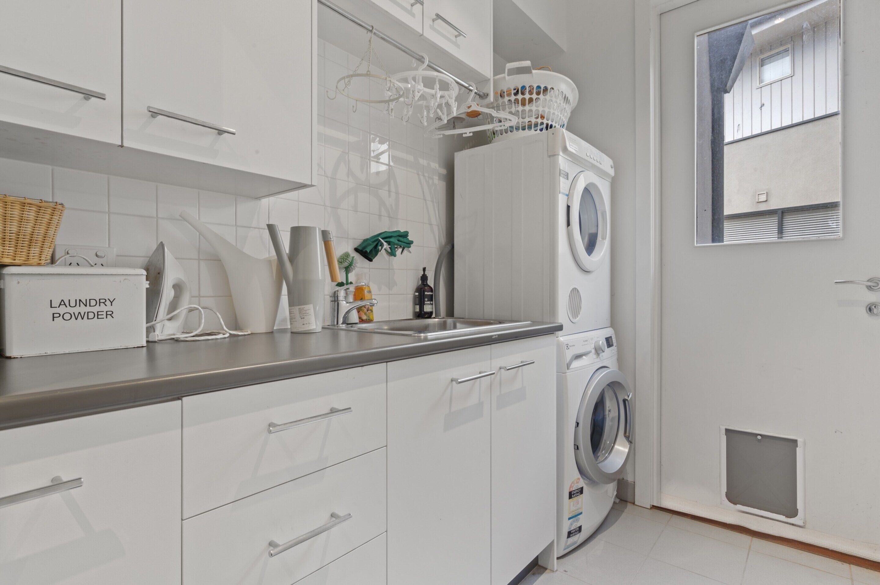 Apartment | Private kitchen | Cookware/dishes/utensils