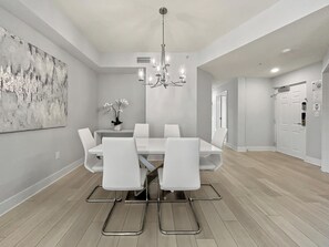 Dining - Spacious 3 bedroom condo fully equipped - 5min to Disney (Orlando)