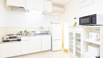 冰箱、炉灶、厨具/餐具