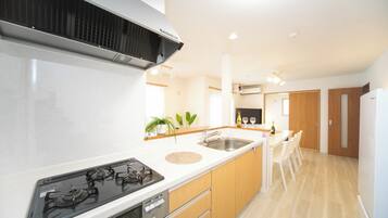 雪櫃、微波爐、爐具、廚房用具/餐具/器皿