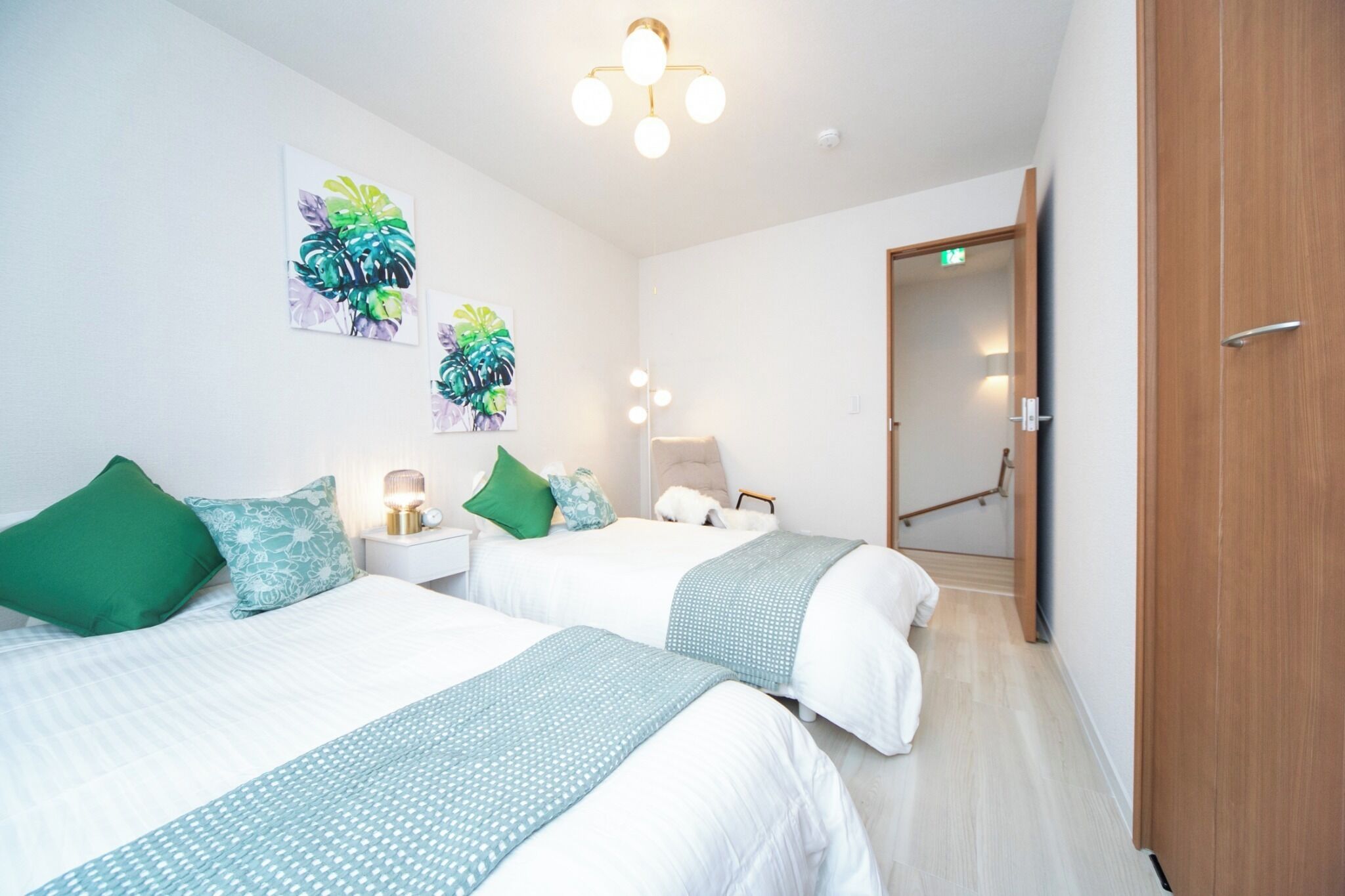 3 soverom, skrivebord, wi-fi (inkludert) og sengetøy