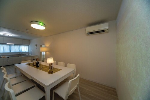 A large 5 bedroom house near Nagashima Resort that can accommodate 15 people / Kuwana Mie