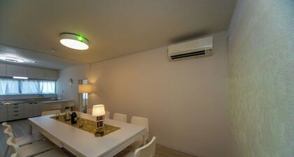 A large 5 bedroom house near Nagashima Resort that can accommodate 15 people / Kuwana Mie