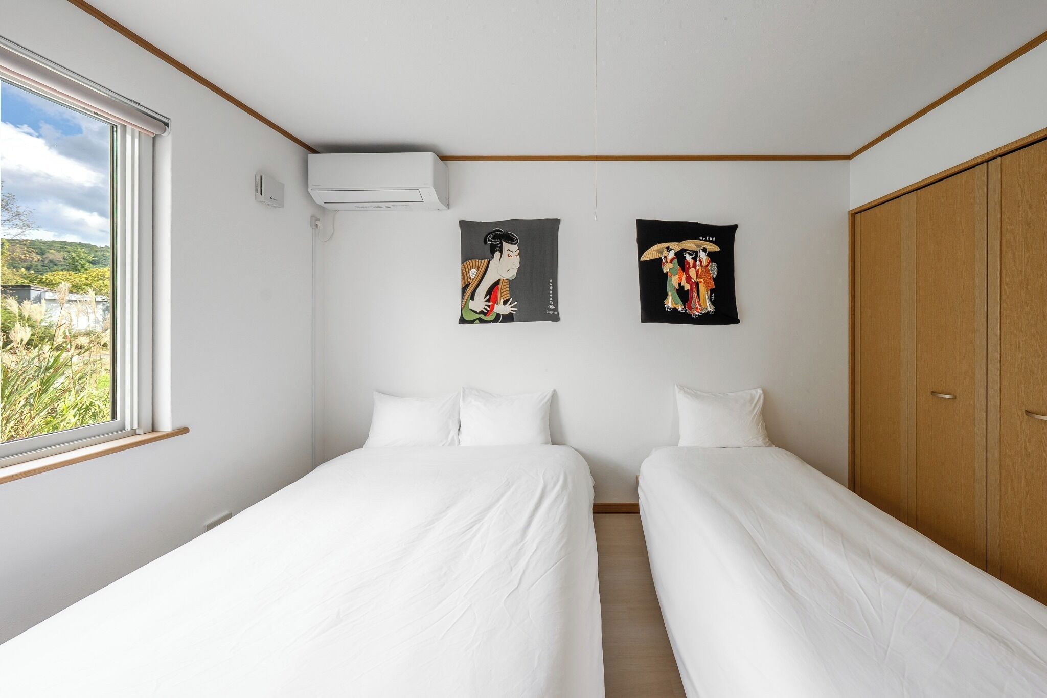 4 bedrooms, iron/ironing board, free WiFi, bed sheets