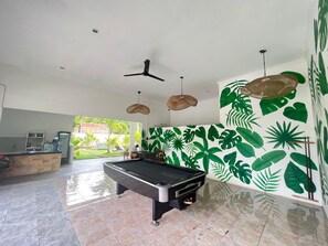Billiards - Wanderlust Hostel Kuta Mandalika (Kuta)
