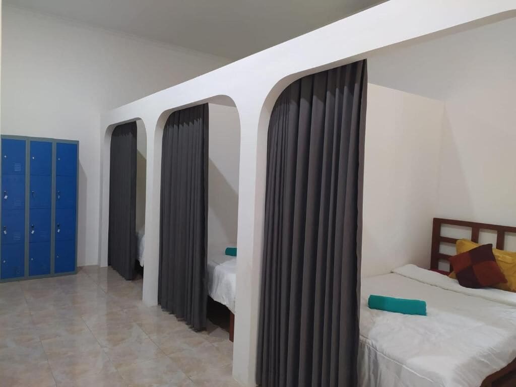 Comfort Shared Dormitory, 6 Bedrooms, Air conditioning, Pool View