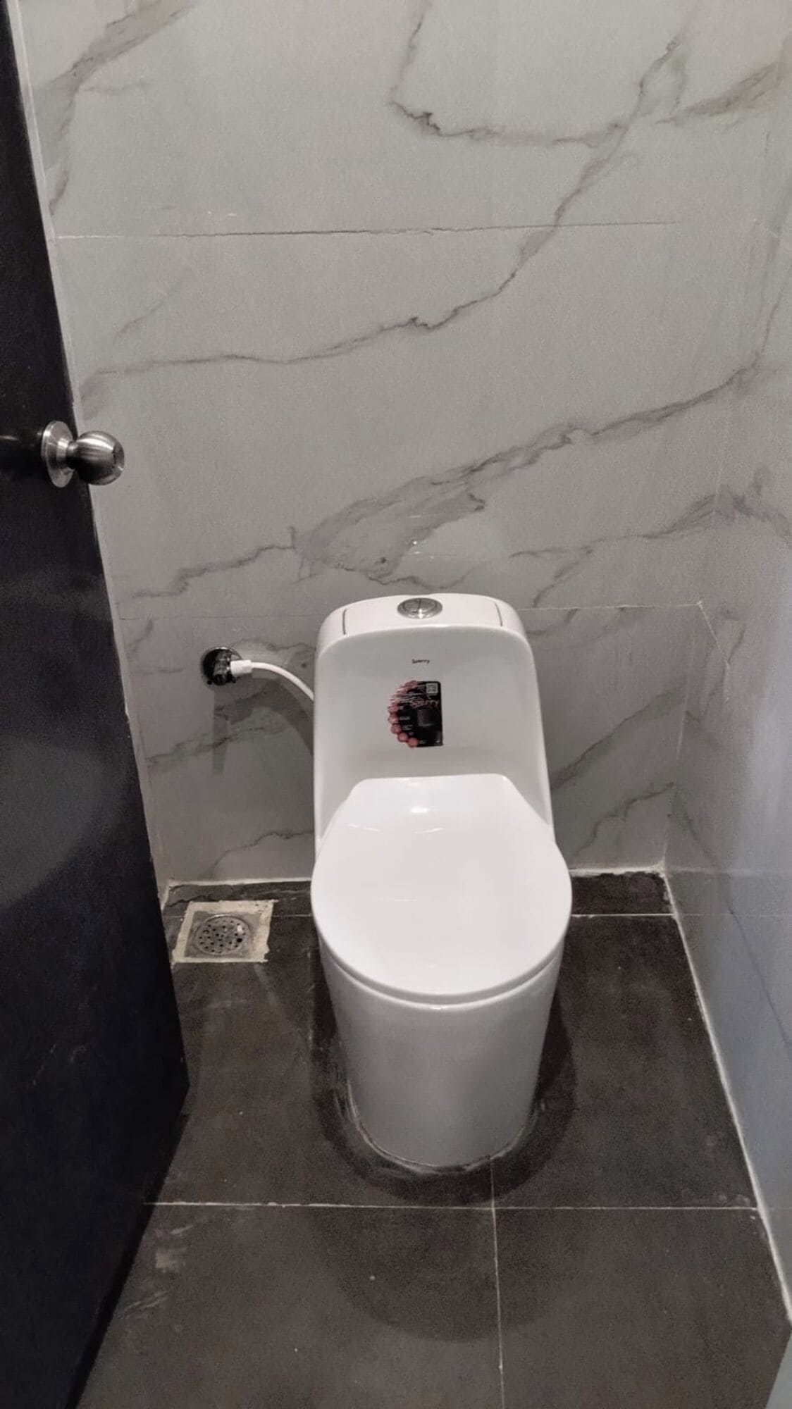 Gemeinsamer Schlafsaal | Badezimmer | Dusche, Handtücher, Seife