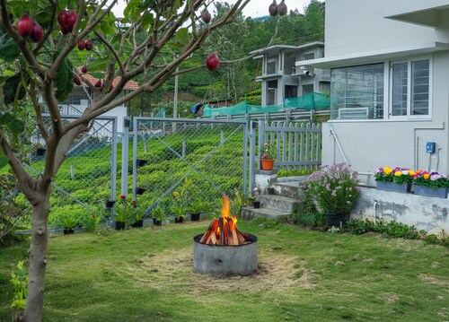 The Moon Graceful Villa -Luxury Retreat in the Hills
