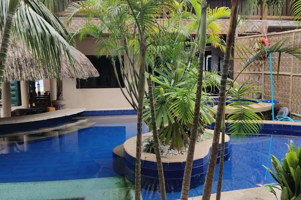 Birdwatchers Poolside Hotel Panglao