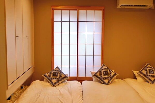 ستائر تعتيم وواي فاي مجانًا