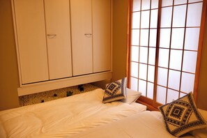 Classic Villa | Blackout drapes, free WiFi