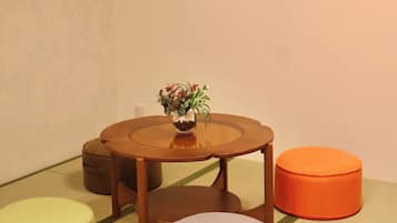 Classic Villa | Blackout drapes, free WiFi