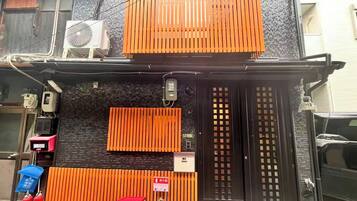 Mặt tiền nơi lưu trú