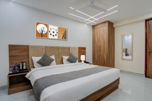 Executive Room | Free WiFi - Banquesta Suites (Noida)