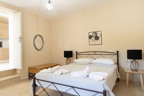 Apartment | 2 bedrooms, iron/ironing board - Apartment in Areopolis Near Sandy Beach (East Mani)