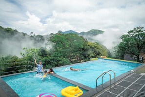 15 outdoor pools - Vanani Resort and Caravan Park Munnar (Udumbanchola)